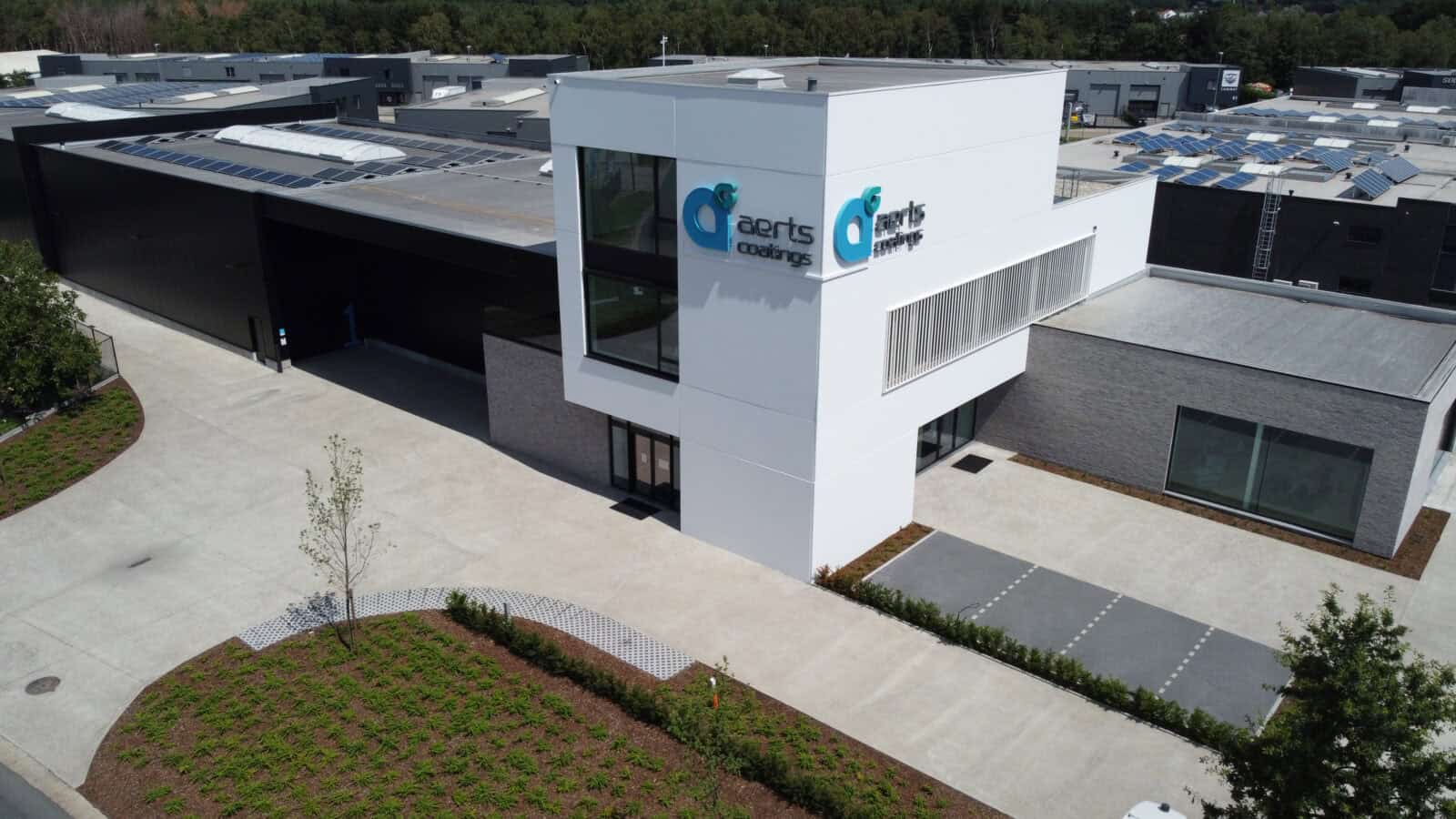 luchtfoto van gebouw aerts interieur en aerts coatings